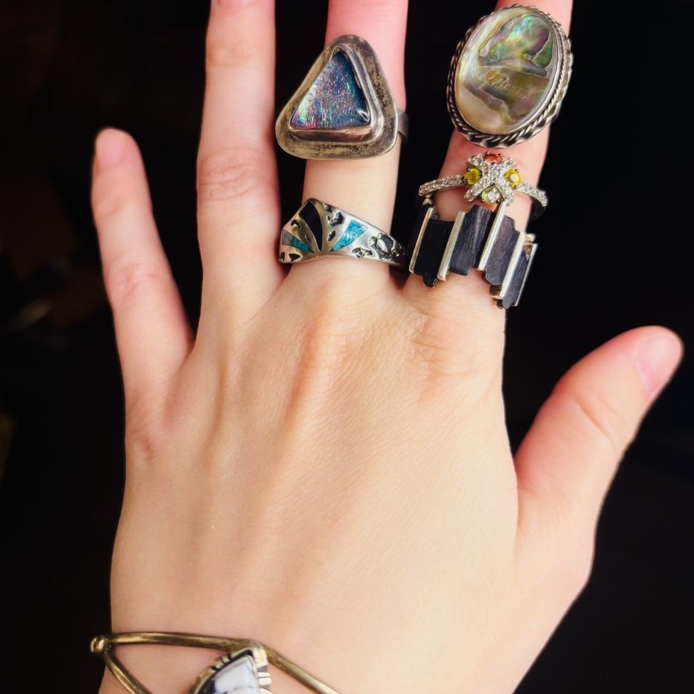 70s Vtg Native Statement Abalone, Mother of Pearl Ring w/Sterling Rope Frame - Picture 8 of 8